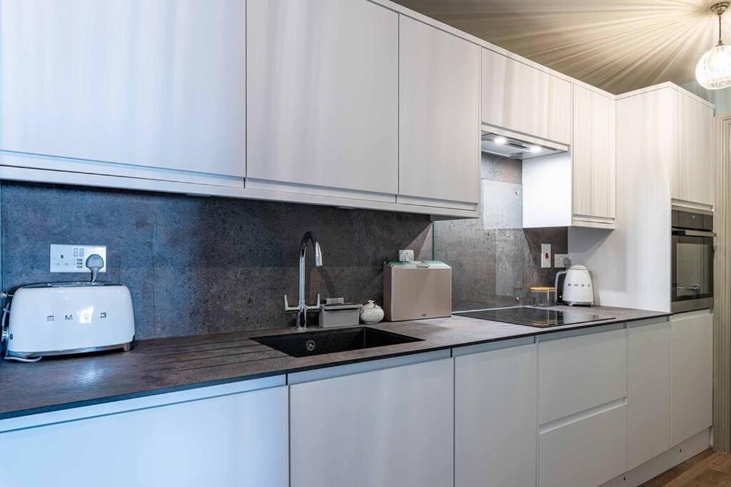 Modern, Relaxing 1 Bed Apartment Bath Eksteriør bilde